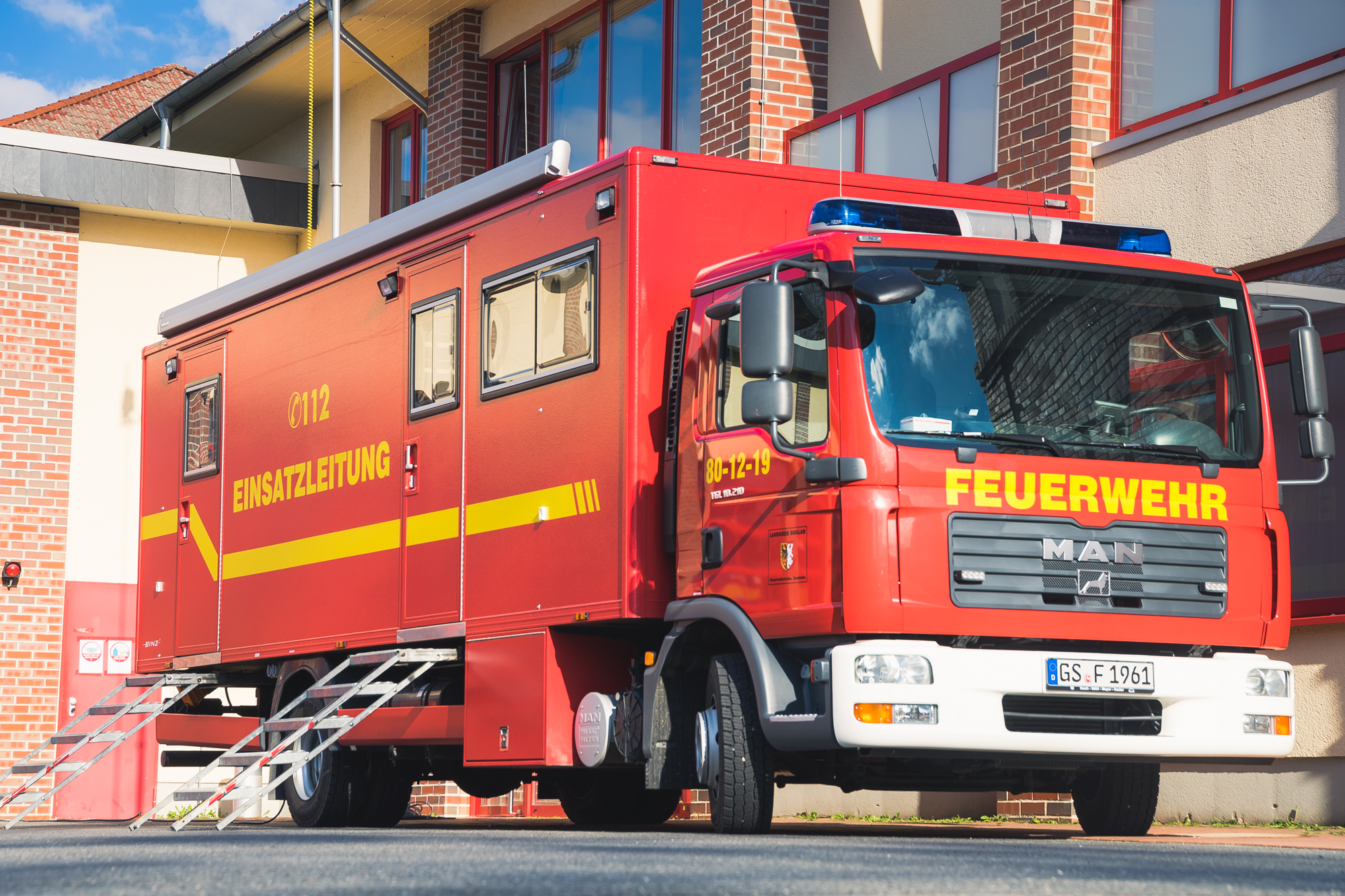 ELW 2 Alarmierung – gemeldetes Gebäudefeuer in Seesen